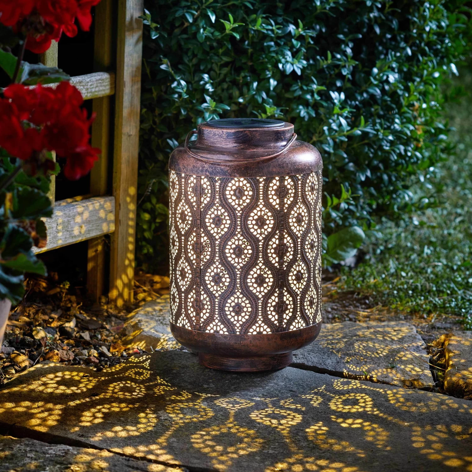 Kölle LED-Solarlaterne Adana, Gold Matt, Höhe 26 Cm, Ø 16 Cm 1 Kölle LED-Solarlaterne Adana, Gold Matt, Höhe 26 Cm, Ø 16 Cm