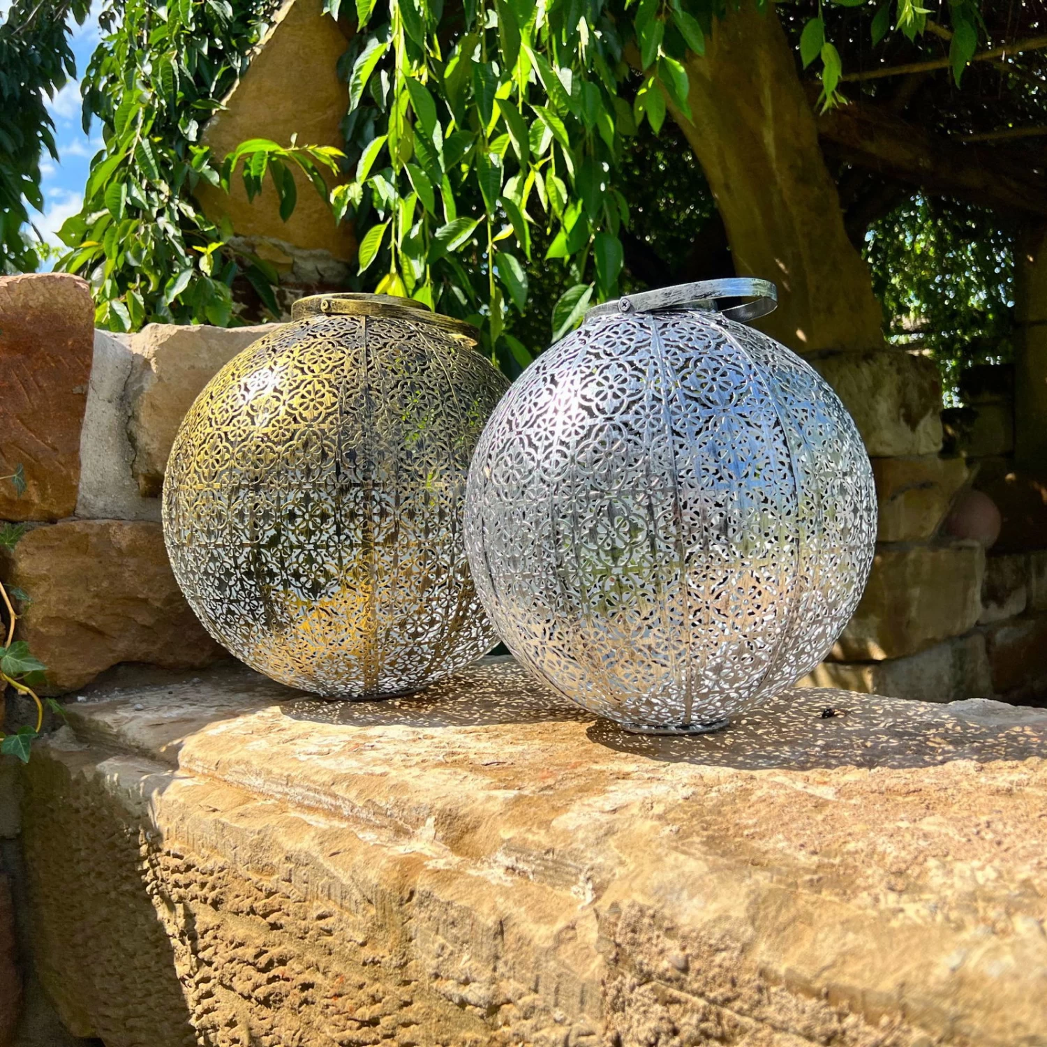 Kölle Solarlaterne Giant Damast, Gold Matt, Höhe 39 Cm, Ø 37 Cm 2 Kölle Solarlaterne Giant Damast, Gold Matt, Höhe 39 Cm, Ø 37 Cm – Bild 2