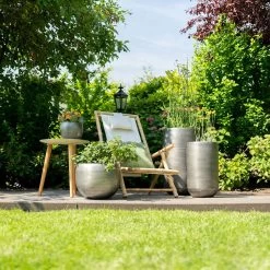 Pflanzgefäß 'Rowen', Silber, Ø 33 X H 25 Cm 9 Pflanzgefäß 'Rowen', Silber, Ø 33 X H 25 Cm -Gartenbedarf Verkäufe 3210801614 3210801615 3210801617 3210801618 3210801635 3210801636 3210801637 3210801638 Pflanzgefaess Rowen silber 2 114961