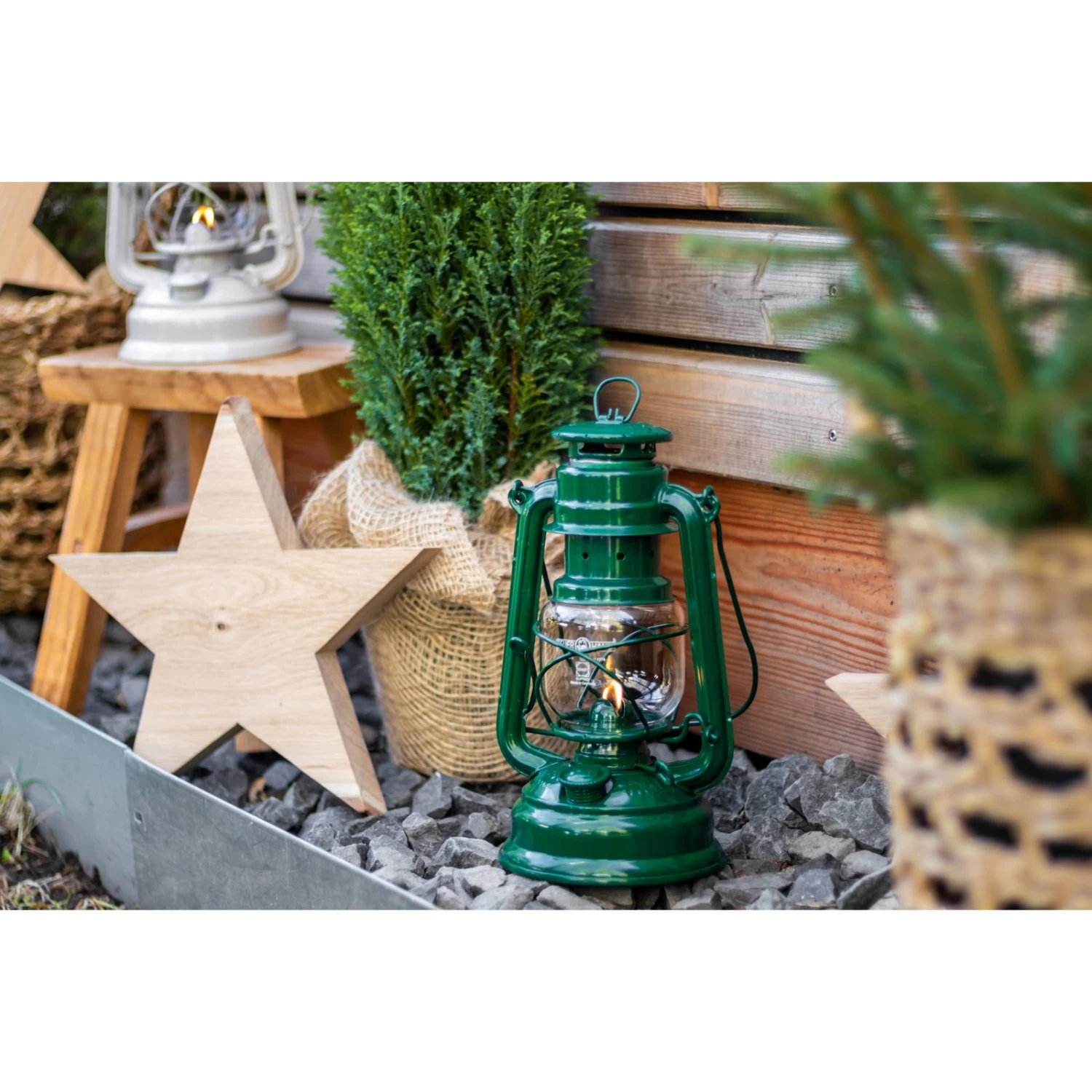 Feuerhand Sturmlaterne 'Baby Special 276', Moosgrün, 26,5 X 13,5 X 15 Cm 2 Feuerhand Sturmlaterne 'Baby Special 276', Moosgrün, 26,5 X 13,5 X 15 Cm – Bild 2