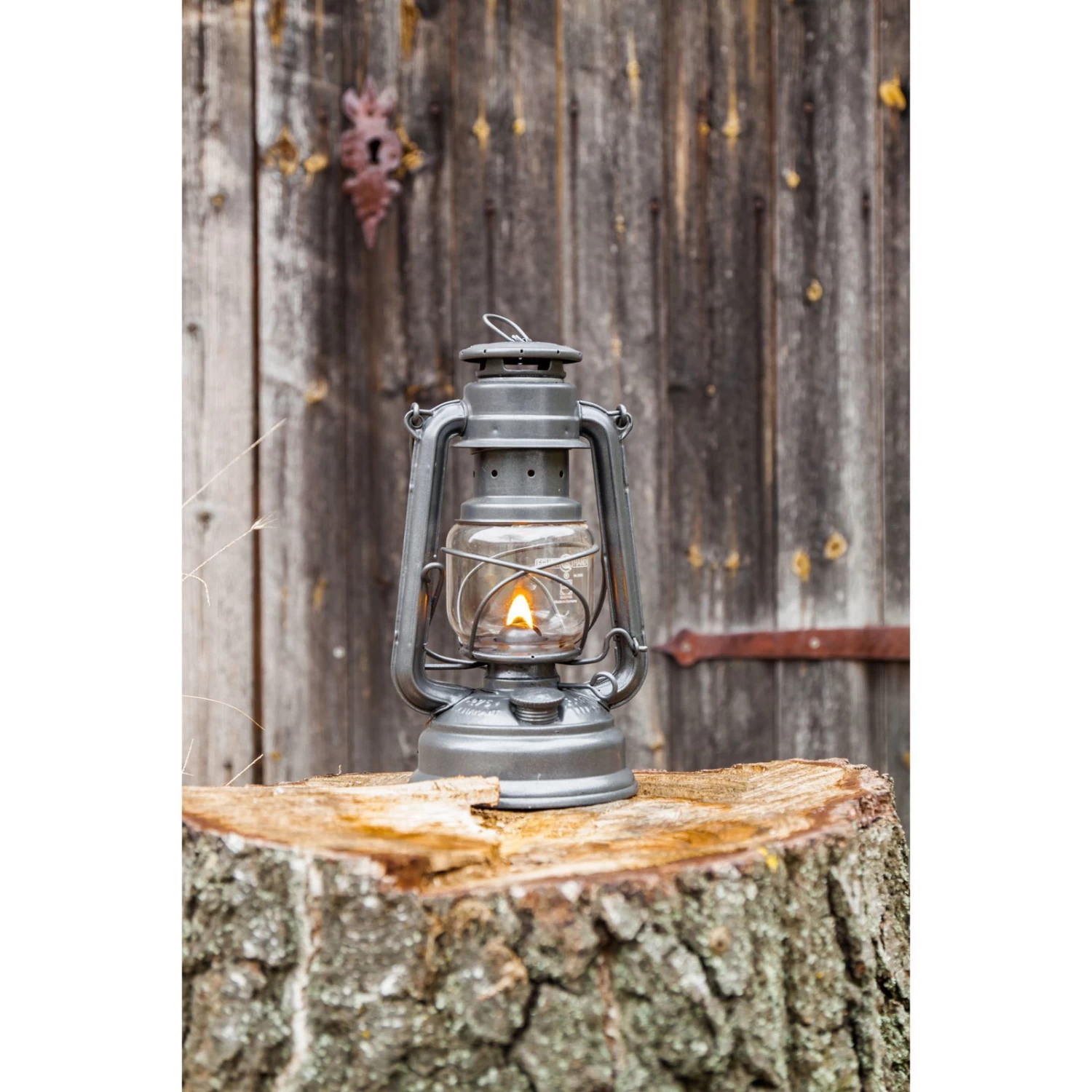 Feuerhand Sturmlaterne 'Baby Special 276', Sparkling Iron, 26,5 X 13,5 X 15 Cm 2 Feuerhand Sturmlaterne 'Baby Special 276', Sparkling Iron, 26,5 X 13,5 X 15 Cm – Bild 2